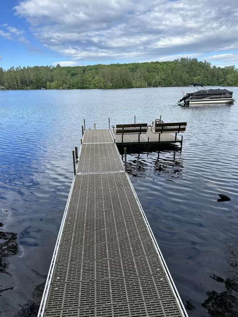 heavy-duty aluminum frame thruflow floating dock